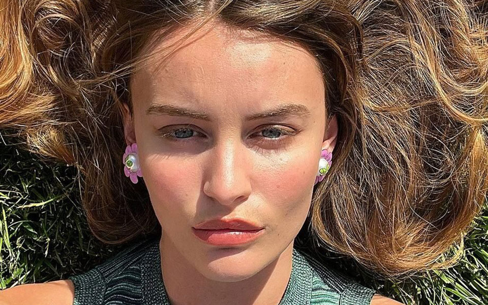 καθαρισμός-προσώπου-είναι-απαραίτητ-561920320