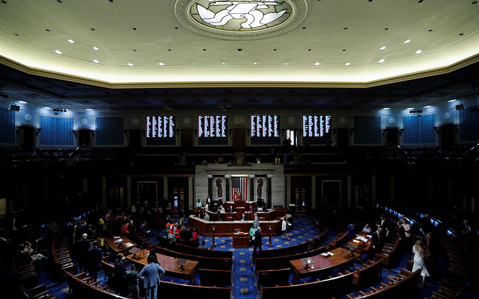 ηπα-η-βουλή-ενέκρινε-το-νομοσχέδιο-για-561925984