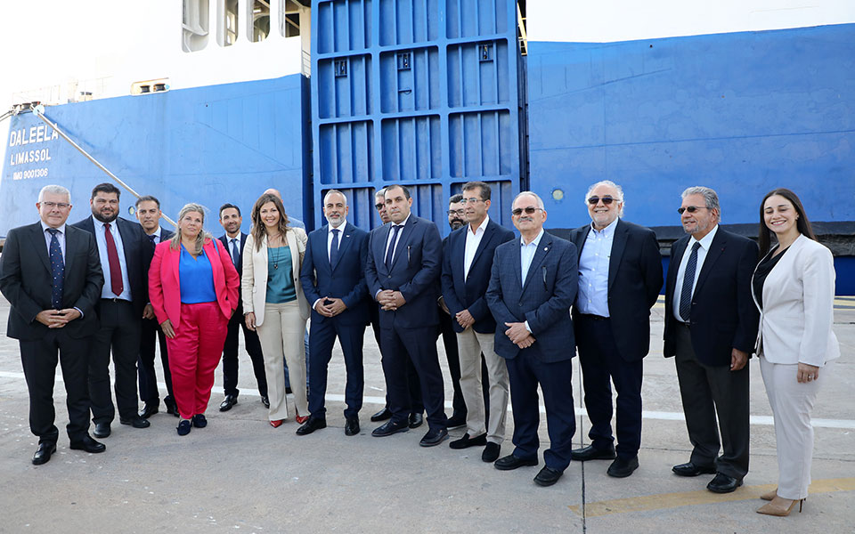 Ακτοπλοϊκή σύνδεση Ελλάδας – Κύπρου: Στον Πειραιά το «Daleela»-1