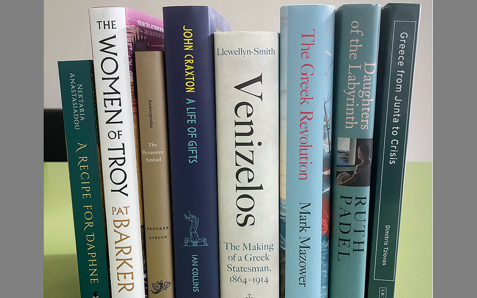 οκτώ-τίτλοι-διεκδικούν-το-φετινό-βραβ-561900637