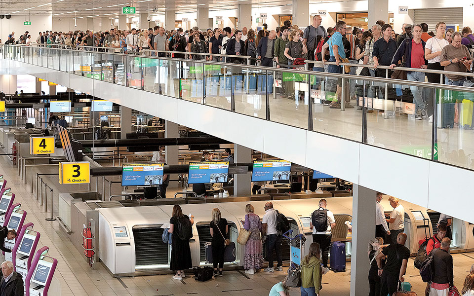 πού-οφείλεται-το-μπλακ-άουτ-στα-αεροδρ-561921370