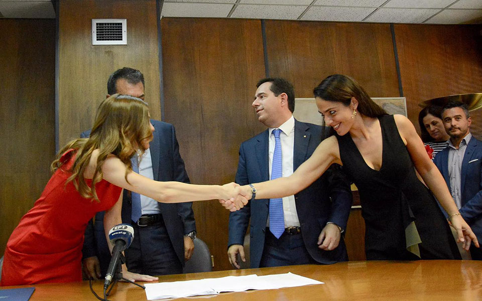 στο-πλευρό-της-αχτσιόγλου-η-δόμνα-μιχα-561922351