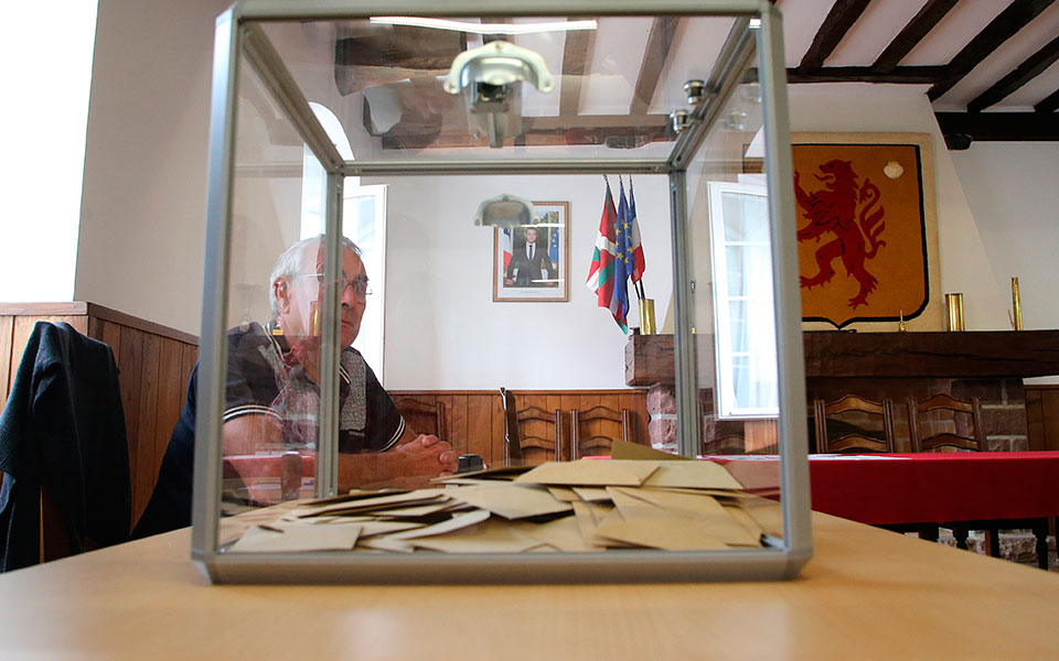 γαλλικές-εκλογές-προς-ρεκόρ-αποχής-δε-561917230