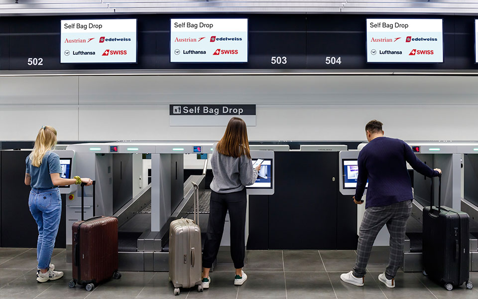 ελβετία-κλειστός-μέχρι-νεωτέρας-ο-ε-561909649