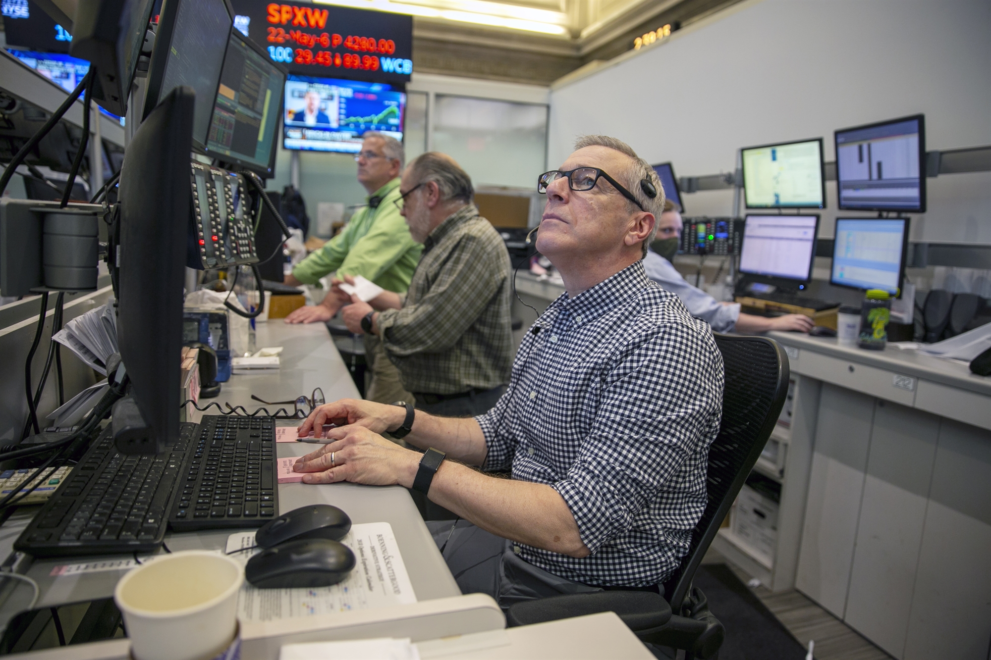 μια-ανάσα-από-τις-900-μονάδες-έκλεισε-το-χ-561889687