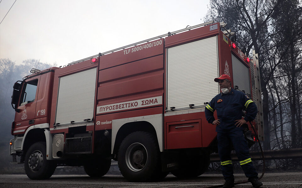 φωτιά-τώρα-στα-πλατάνια-ρόδου-561924175