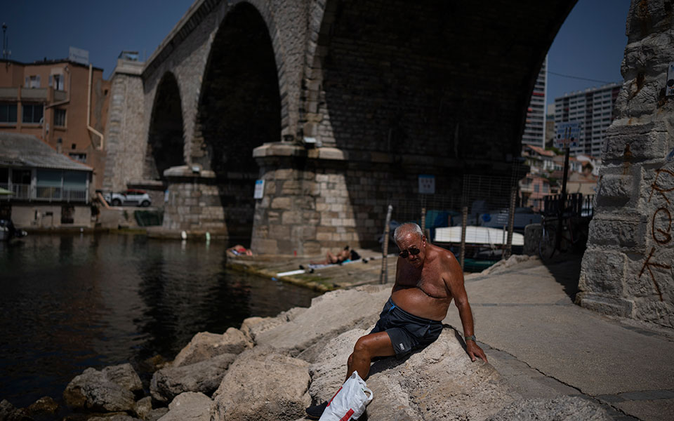 Καύσωνας στην Γαλλία, μεγάλες πυρκαγιές στην Ισπανία, ξηρασία στην Ιταλία-1