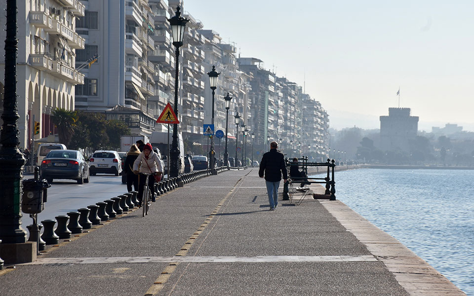 καιρός-γενικά-αίθριος-με-πρόσκαιρες-ν-561891649