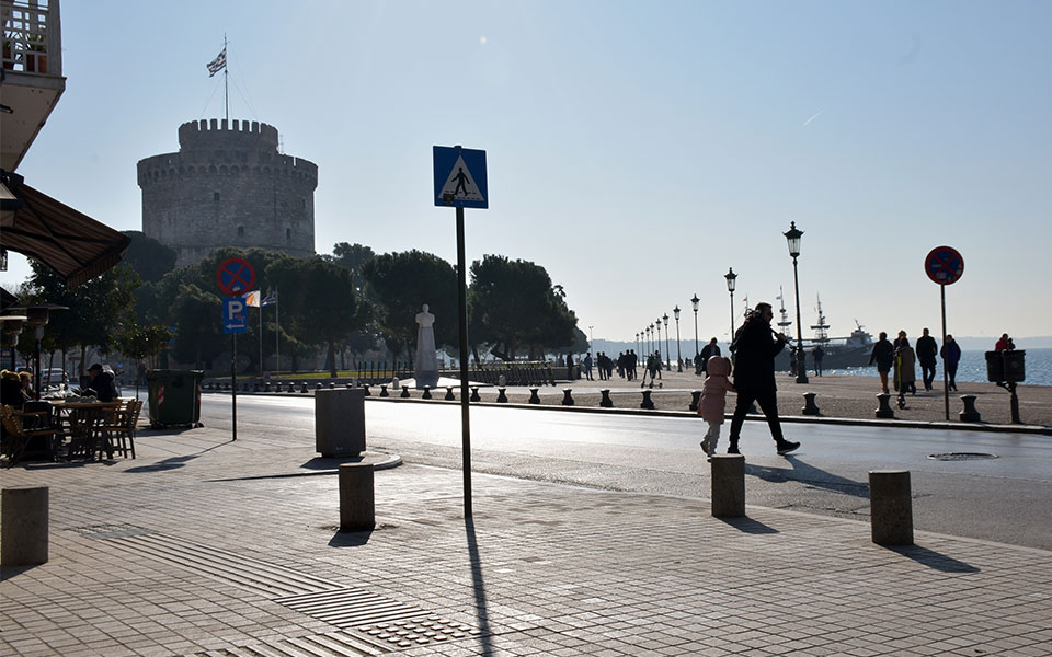 καιρός-γενικά-αίθριος-με-πρόσκαιρες-ν-561889747