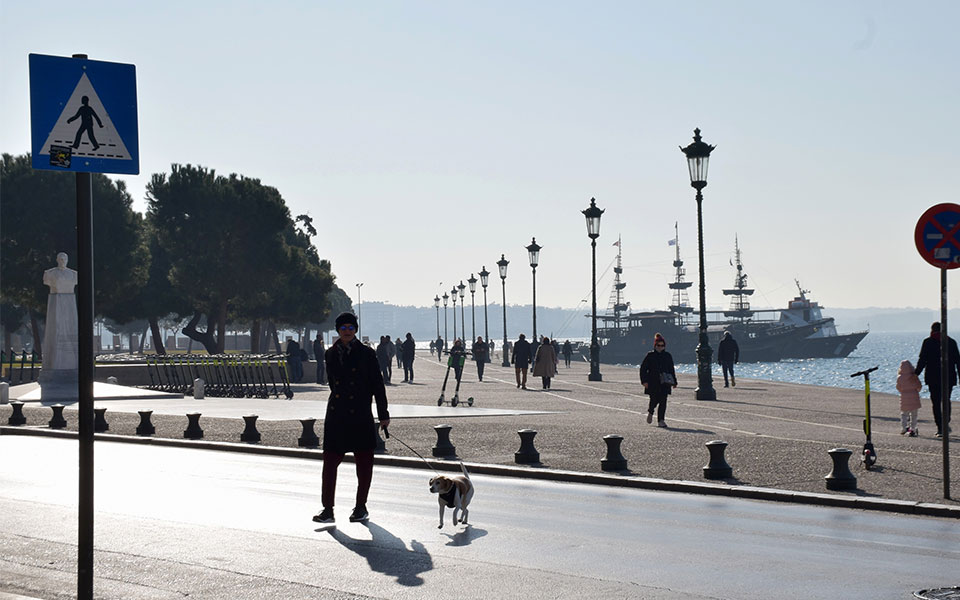 καιρός-υψηλές-θερμοκρασίες-με-τοπικέ-561930403