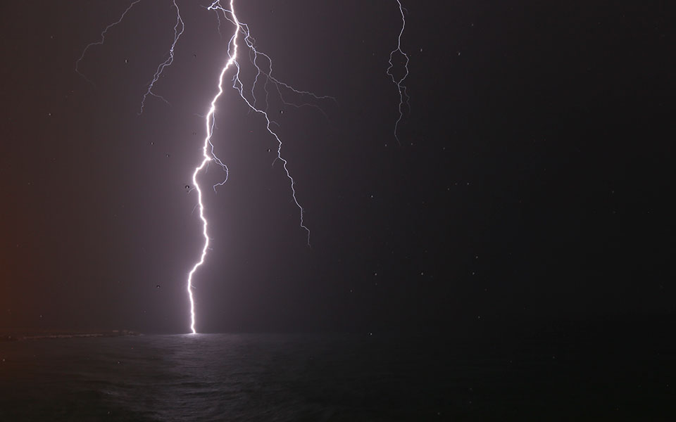 καιρός-αύριο-βροχές-καταιγίδες-και-χα-561914074