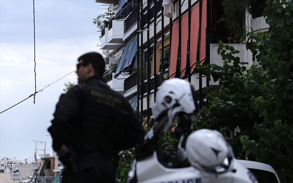 κοζάνη-νεαρός-επιτέθηκε-με-μαχαίρι-έπ-561887860