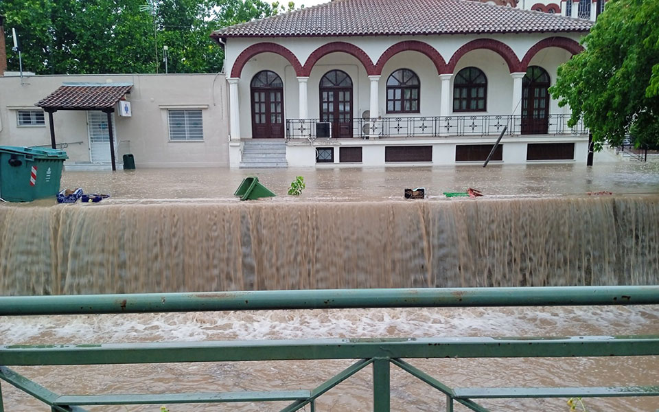 Κακοκαιρία Genesis: Πού θα «χτυπήσει» τις επόμενες ώρες – Τα νεότερα προγνωστικά-1