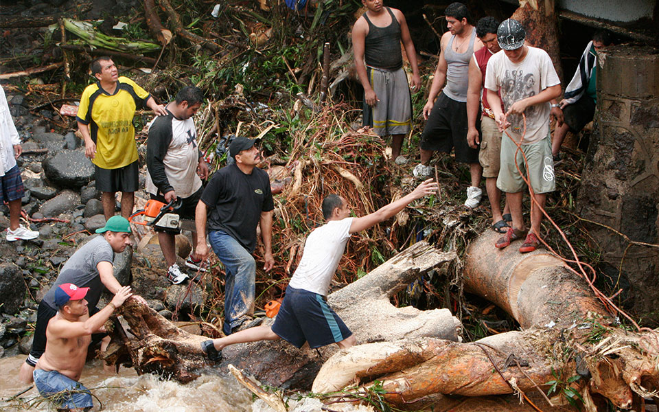 κυκλώνας-αγκάθα-δέκα-νεκροί-περίπου-20-561887824