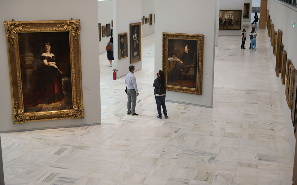 μαρίνα-λαμπράκη-πλάκα-σε-αίθουσα-της-π-561908473