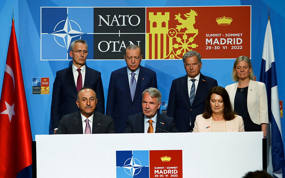 κυβερνητικές-πηγές-αναδίπλωση-της-το-561933199