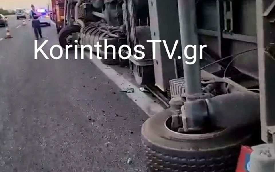 ανατροπή-νταλίκας-στην-αθηνών-κορίνθ-561925210