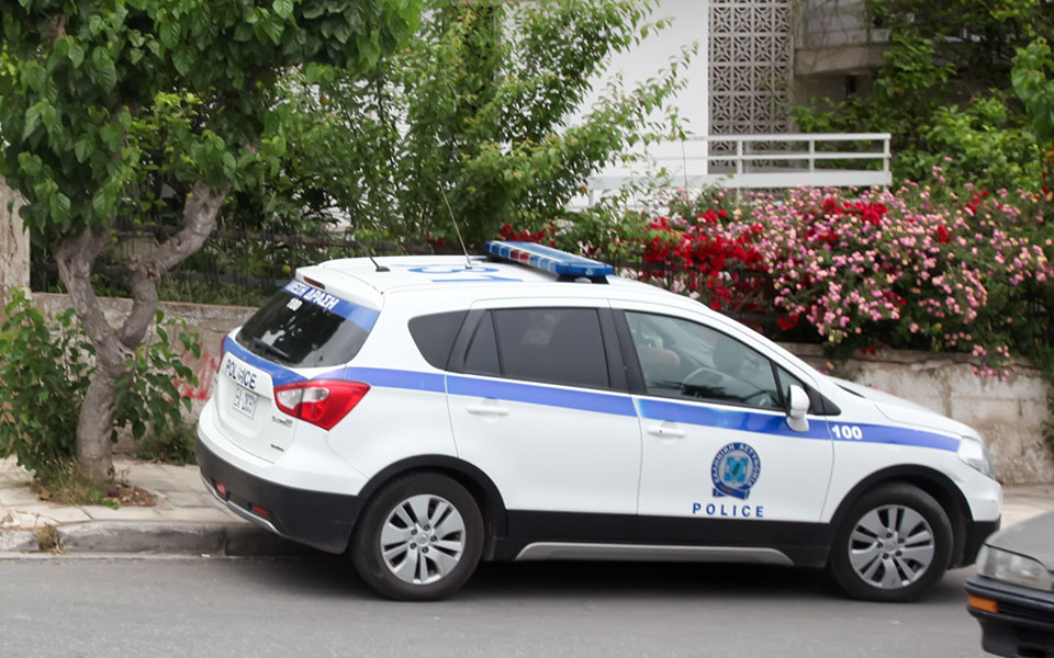 θεσσαλονίκη-χειροπέδες-σε-δύο-οικιακ-561891982