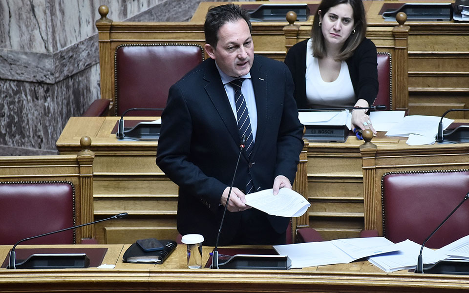 πέτσας-εκτός-τόπου-και-χρόνου-ο-συριζα-561905959