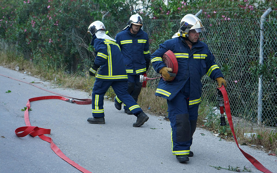 ασπρόπυργος-σε-ύφεση-η-πυρκαγιά-στο-ερ-561898096