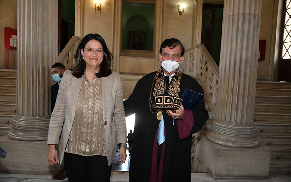 Κ. Σακελλαροπούλου: Επίτιμη διδάκτορας του ΕΚΠΑ η Πρόεδρος της Δημοκρατίας-3