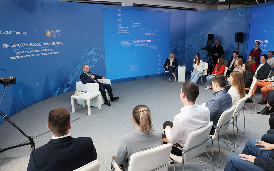 πούτιν-γιατί-συνέκρινε-τον-εαυτό-του-μ-561903133