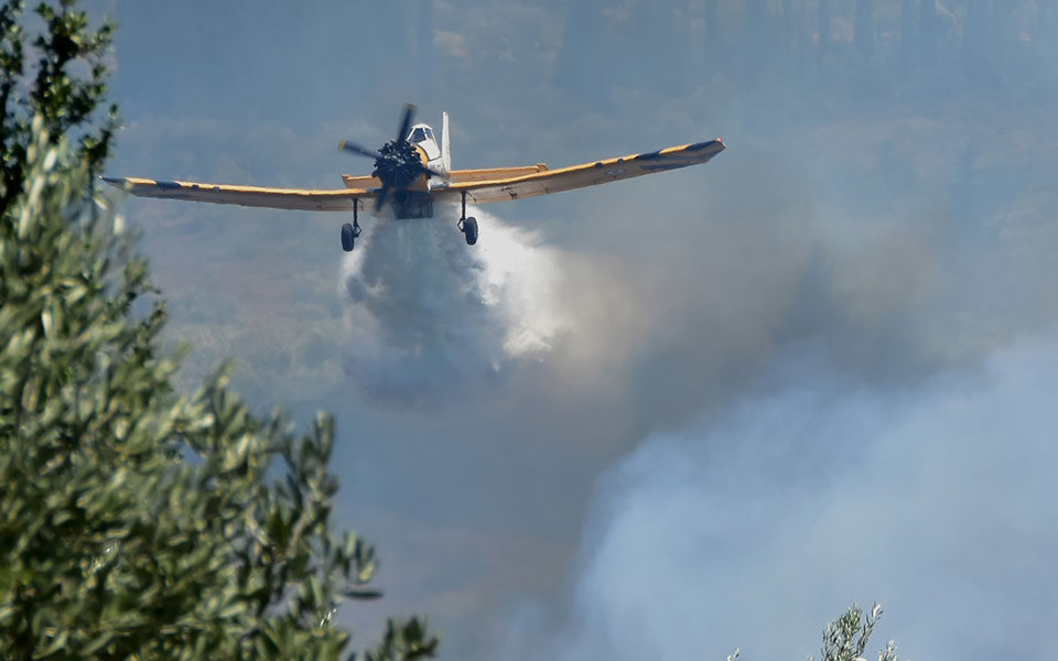 σε-εξέλιξη-δύο-πύρινα-μέτωπα-σε-φωκίδα-561917245