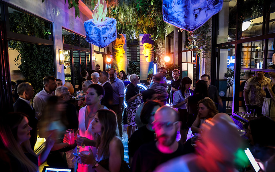 το-σουρεαλιστικό-σύμπαν-του-toiletpaper-προσγε-561919990