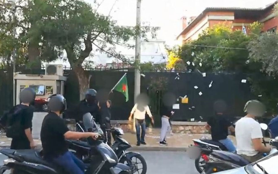 επίθεση-του-ρουβίκωνα-στο-τουρκικό-πρ-561907462