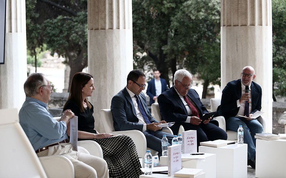 «Η ελευθερία του λόγου στις ΗΠΑ»: Παρουσία Σακελλαροπούλου η νέα έκδοση του βιβλίου του Σταύρου Τσακυράκη-1