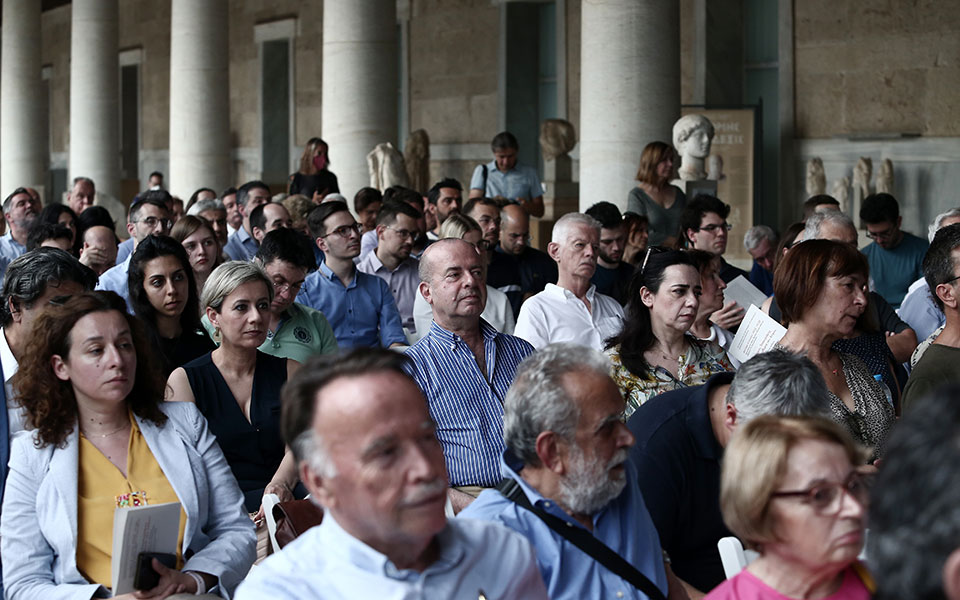 «Η ελευθερία του λόγου στις ΗΠΑ»: Παρουσία Σακελλαροπούλου η νέα έκδοση του βιβλίου του Σταύρου Τσακυράκη-2