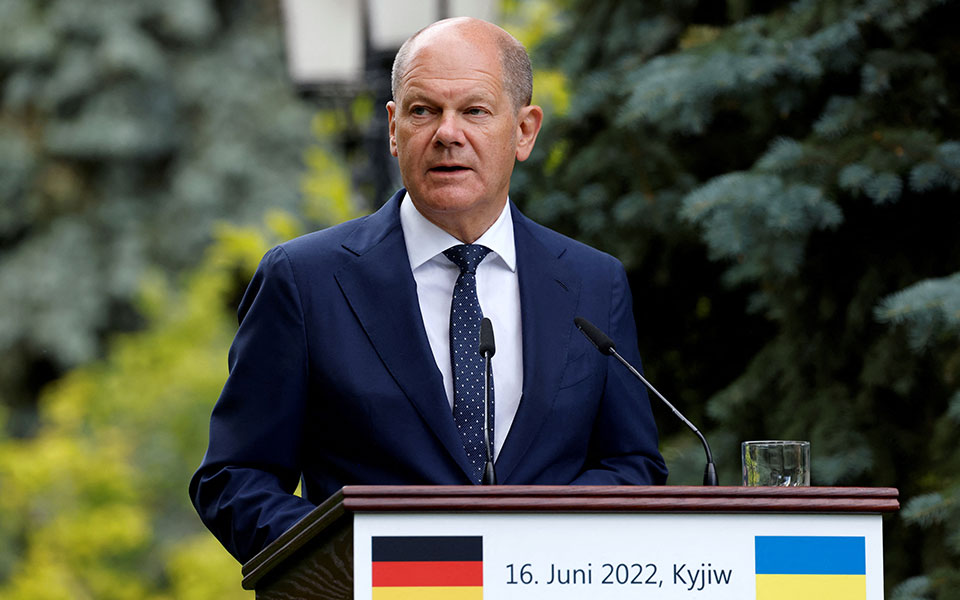 σολτς-ο-πούτιν-φοβάται-τη-σπίθα-της-δη-561918577