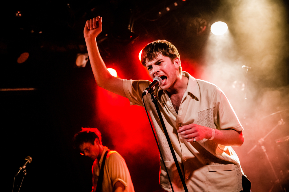 στο-νέο-τους-βίντεο-κλιπ-οι-fontaines-d-c-στήνουν-561898609