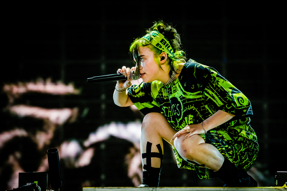 στο-νέο-της-κομμάτι-η-μπίλι-άιλις-βλέπε-561899998