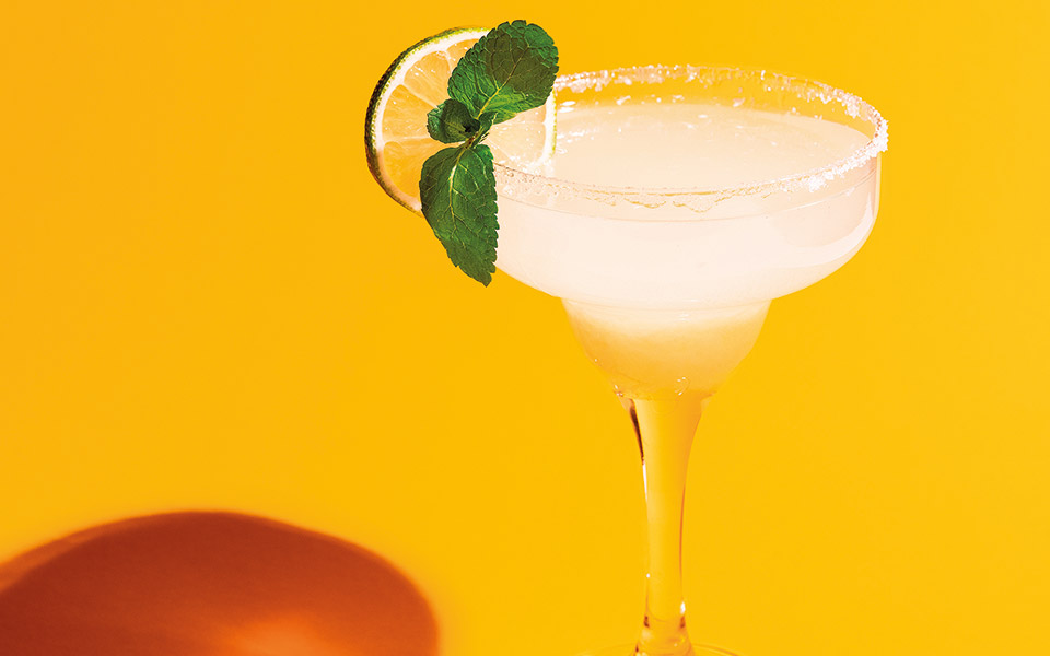 ενα-καλοκαιρινό-κοκτέιλ-με-άρωμα-πορ-561905170