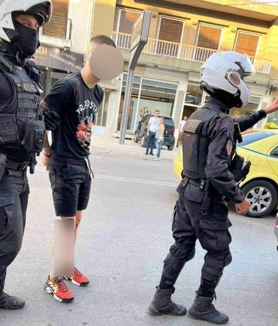 Μπουρνάζι: Ποινική δίωξη στον τράπερ για οπλοκατοχή-1