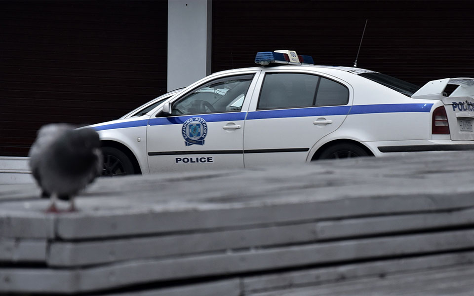 συμπλοκή-νεαρών-έξω-από-σχολείο-στον-ά-561930592