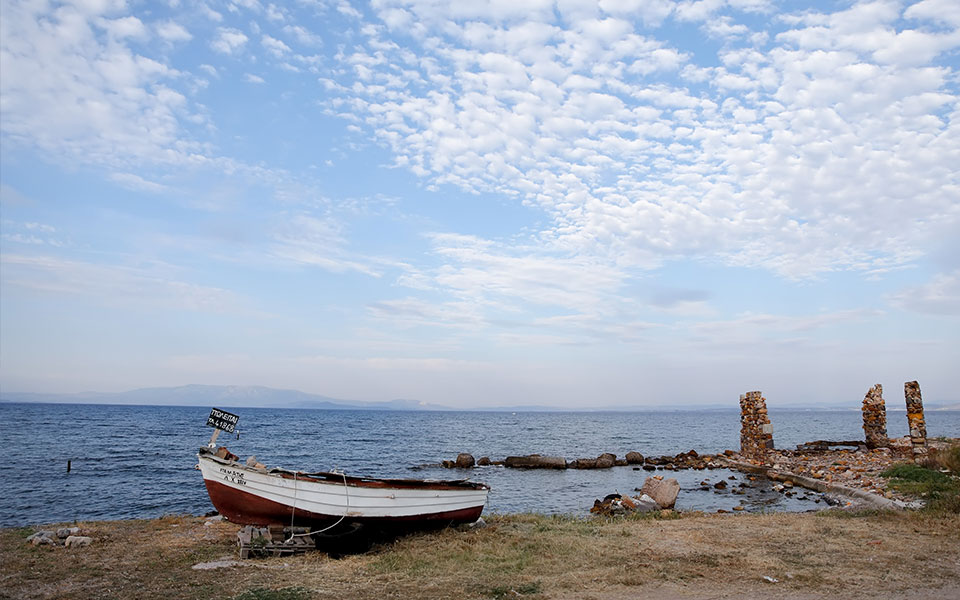 καιρός-νεφώσεις-με-τοπικές-βροχές-και-561917377