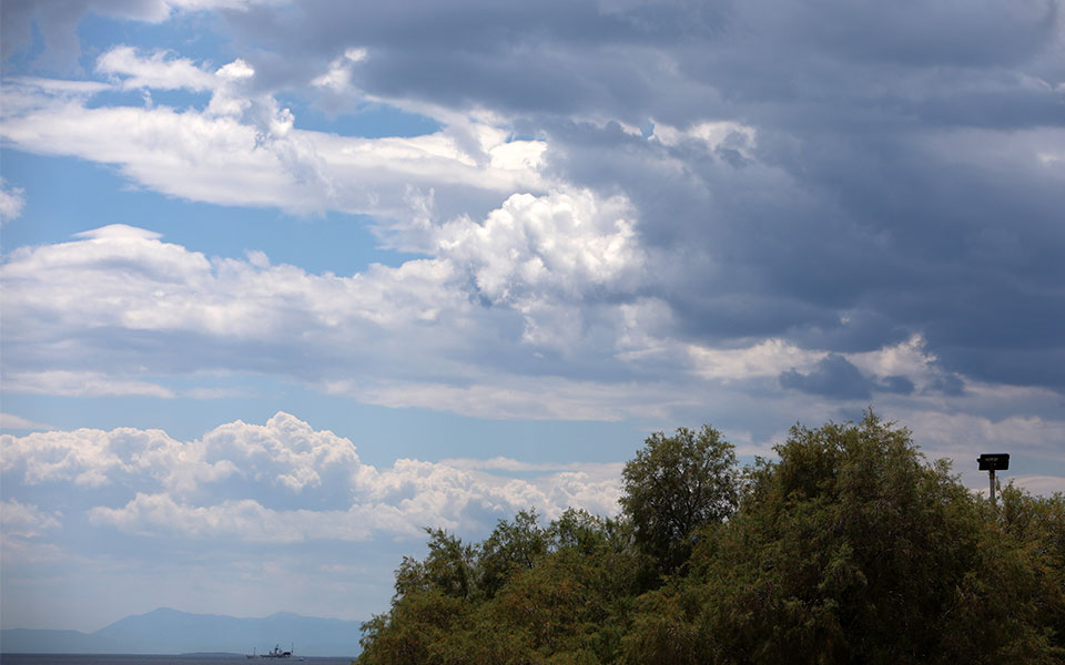 καιρός-επιμένουν-οι-βροχές-μικρή-πτ-561911410