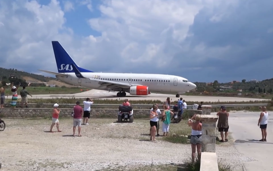 σκιάθος-ηλικιωμένος-εκσφενδονίστηκ-561917404