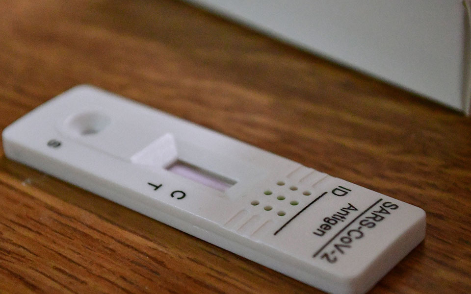 κορωνοϊός-αύξηση-του-ιικού-φορτίου-στ-561920191