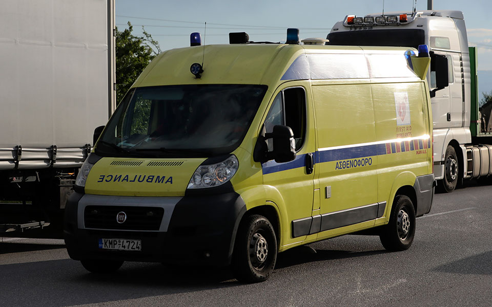 σφοδρή-σύγκρουση-οχημάτων-στα-σύβοτα-561928918