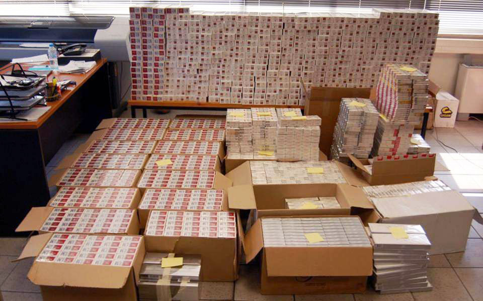 παράνομο-1-στα-4-τσιγάρα-στην-ελλάδα-561925294