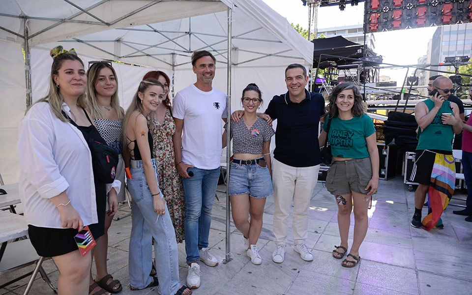 Athens Pride: Στο Σύνταγμα ο Αλέξης Τσίπρας (εικόνες)-2