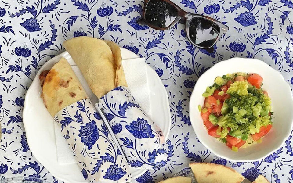 τα-άλλα-τυλιχτά-τα-σουβλάκια-μας-φέτος-561933325