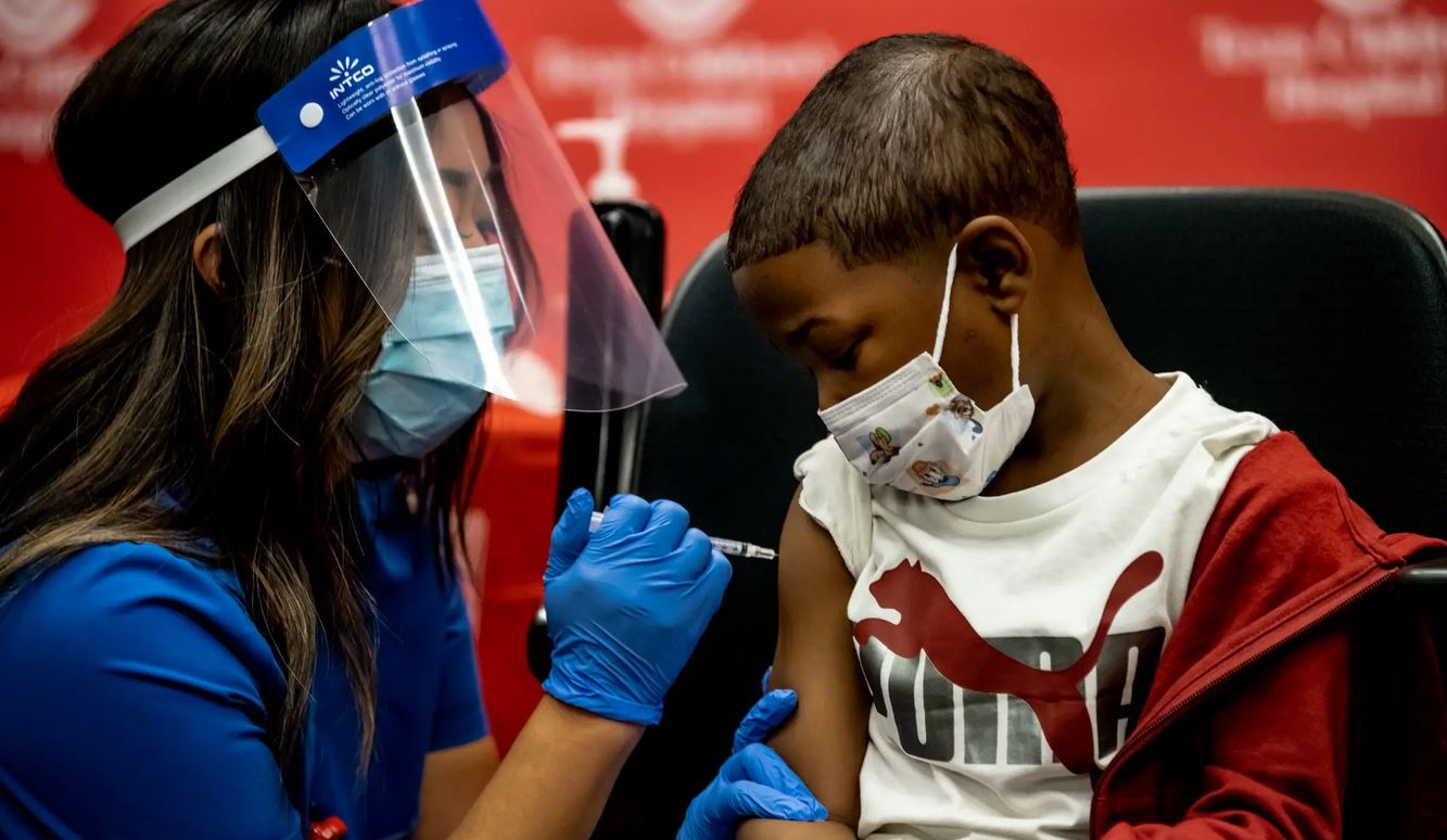 κορωνοϊός-η-fda-έδωσε-έγκριση-στα-εμβόλι-561914182