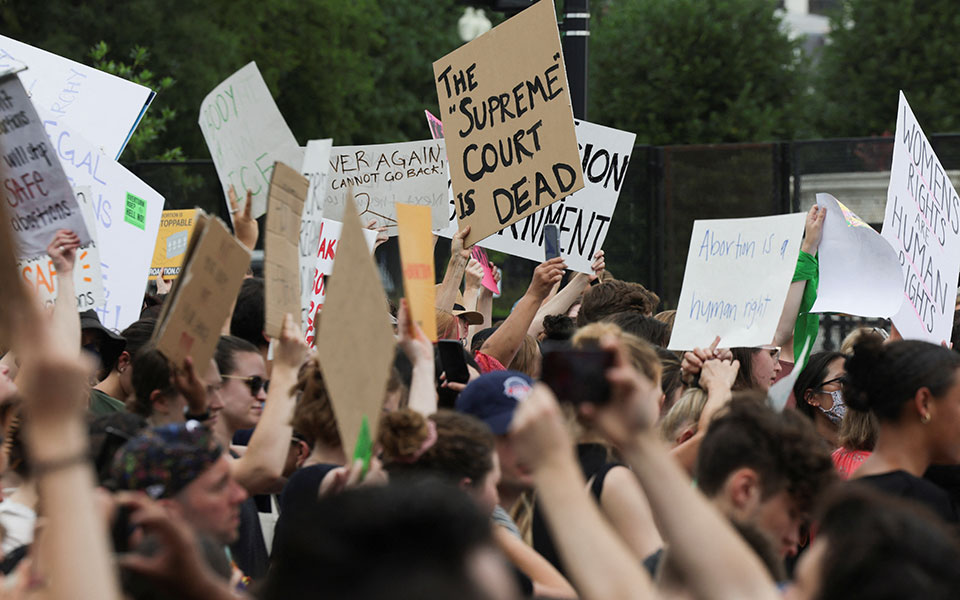 οηε-η-απαγόρευση-της-άμβλωσης-δεν-τη-στ-561926002