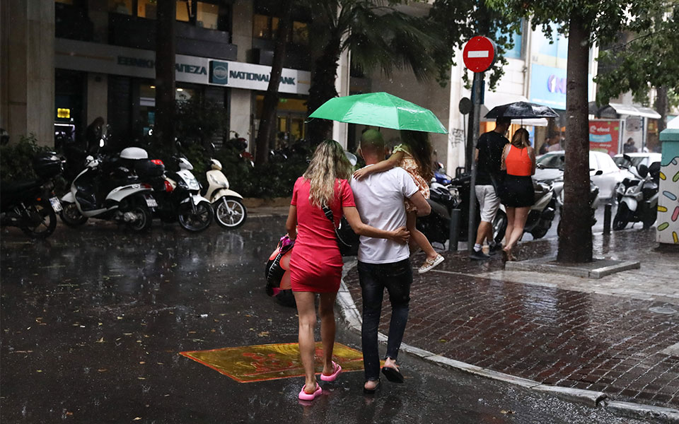 καιρός-βροχές-στα-ηπειρωτικά-και-χαλα-561907207