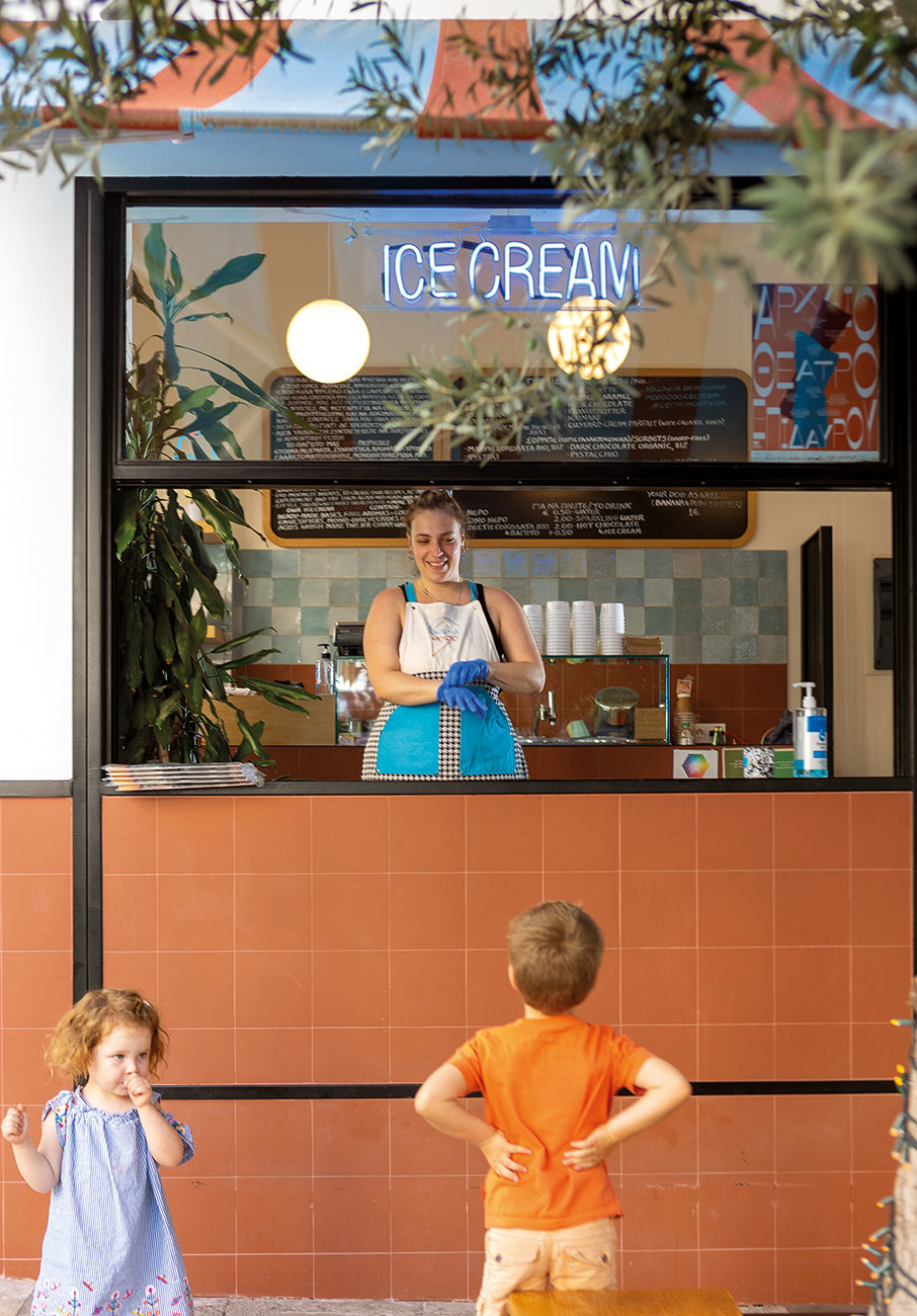 6 παγωτατζίδικα της Αθήνας που σερβίρουν γεύσεις ελληνικού καλοκαιριού-4