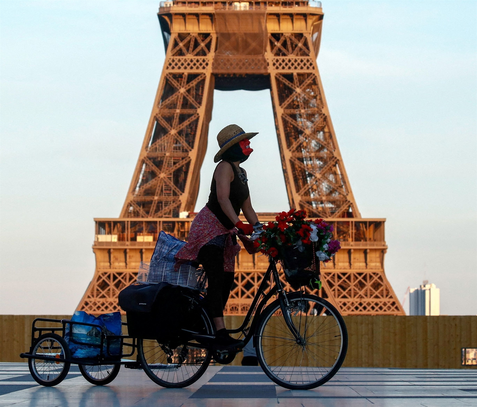 κορωνοϊός-ώρα-για-επιστροφή-της-μάσκα-561942709